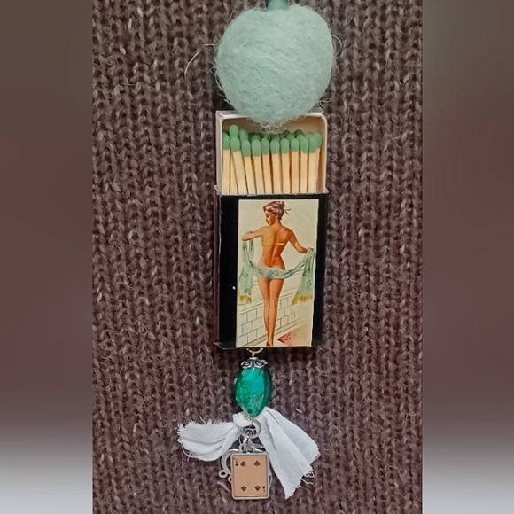 Handmade Necklace: - Picture 8 of 8